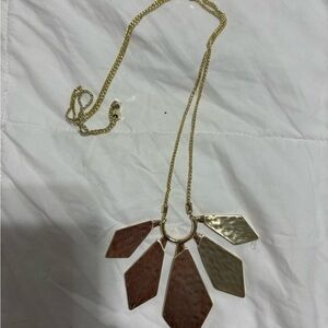 Elegant Gold Pendant Necklace